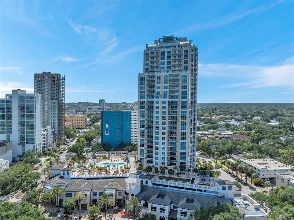 For Sale: $2,500,000 (3 beds, 3 baths, 2397 Square Feet)