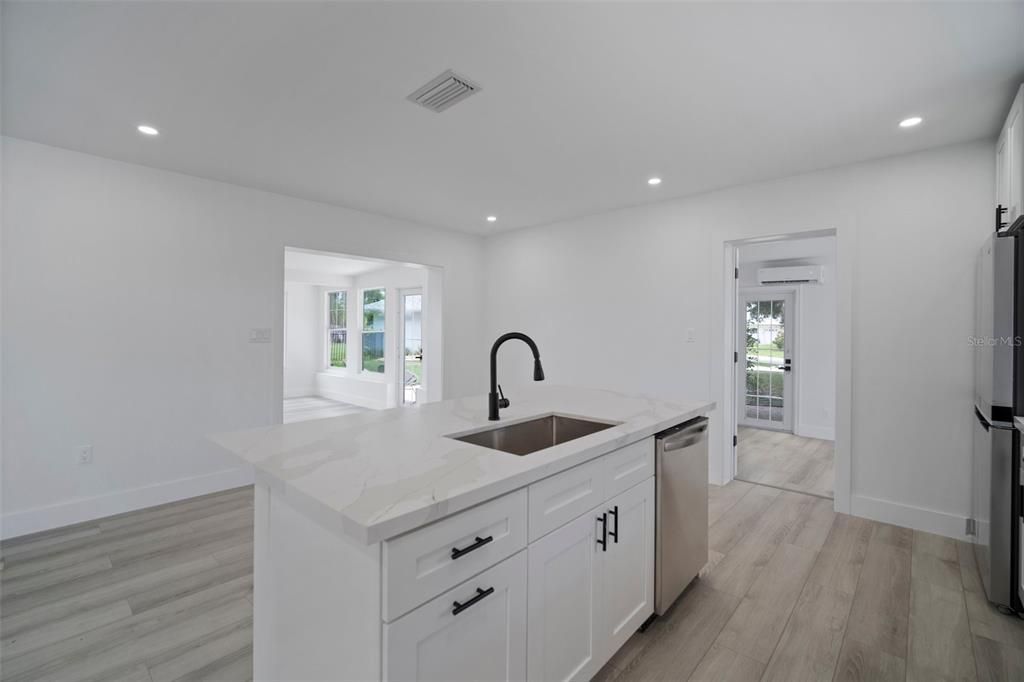 For Sale: $374,990 (3 beds, 2 baths, 1727 Square Feet)