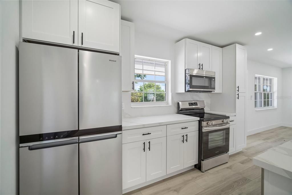 For Sale: $374,990 (3 beds, 2 baths, 1727 Square Feet)