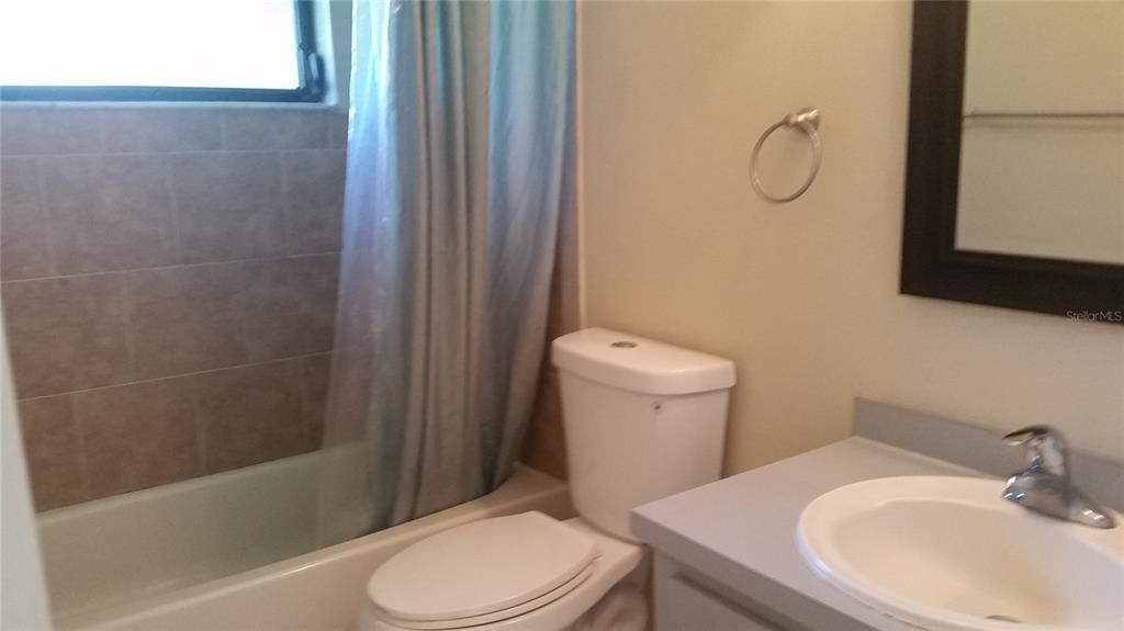 For Rent: $1,650 (2 beds, 1 baths, 836 Square Feet)