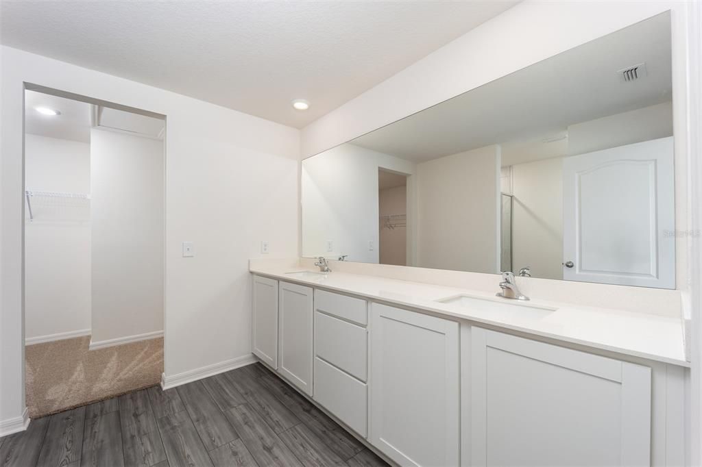 For Sale: $283,900 (2 beds, 2 baths, 1574 Square Feet)