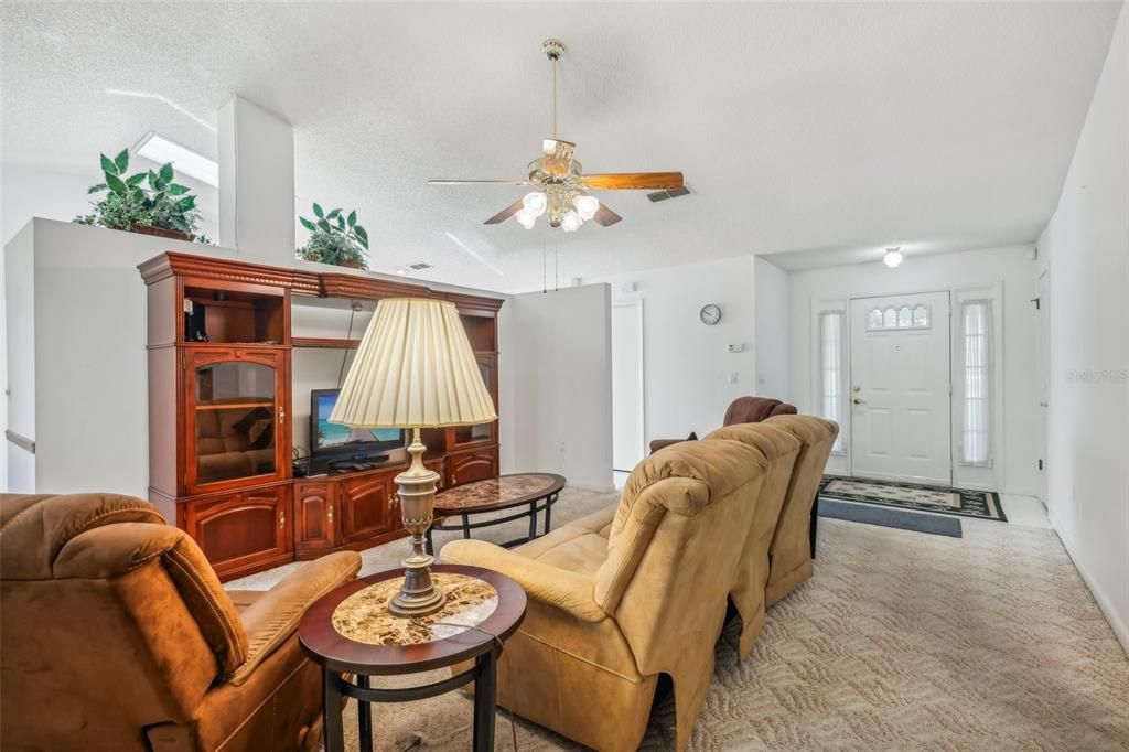 For Sale: $255,000 (2 beds, 2 baths, 1482 Square Feet)