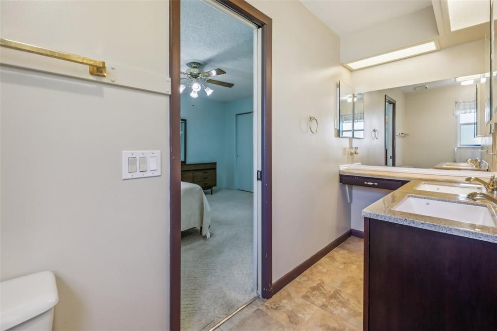 For Sale: $255,000 (2 beds, 2 baths, 1482 Square Feet)