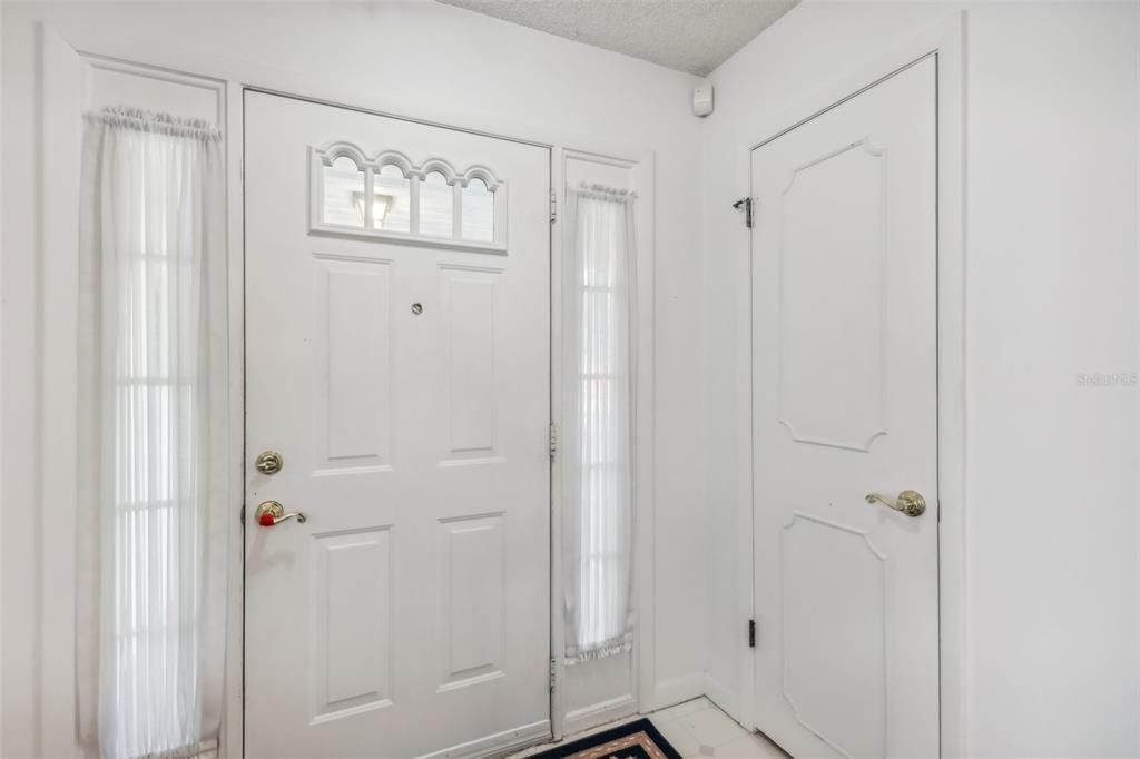 Entry coat closet