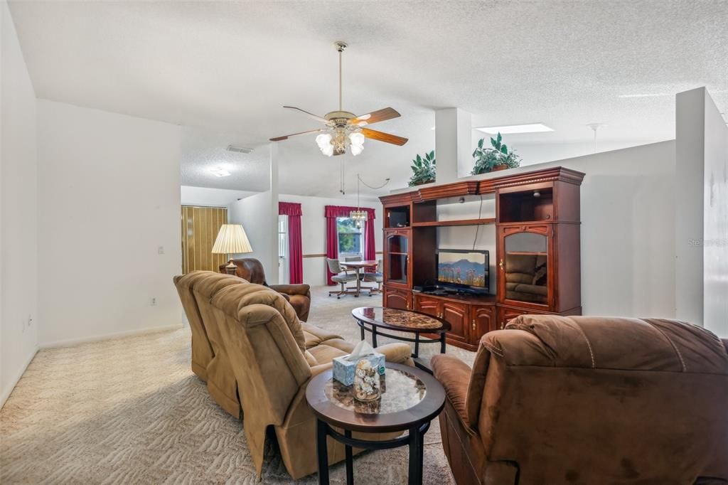 For Sale: $255,000 (2 beds, 2 baths, 1482 Square Feet)