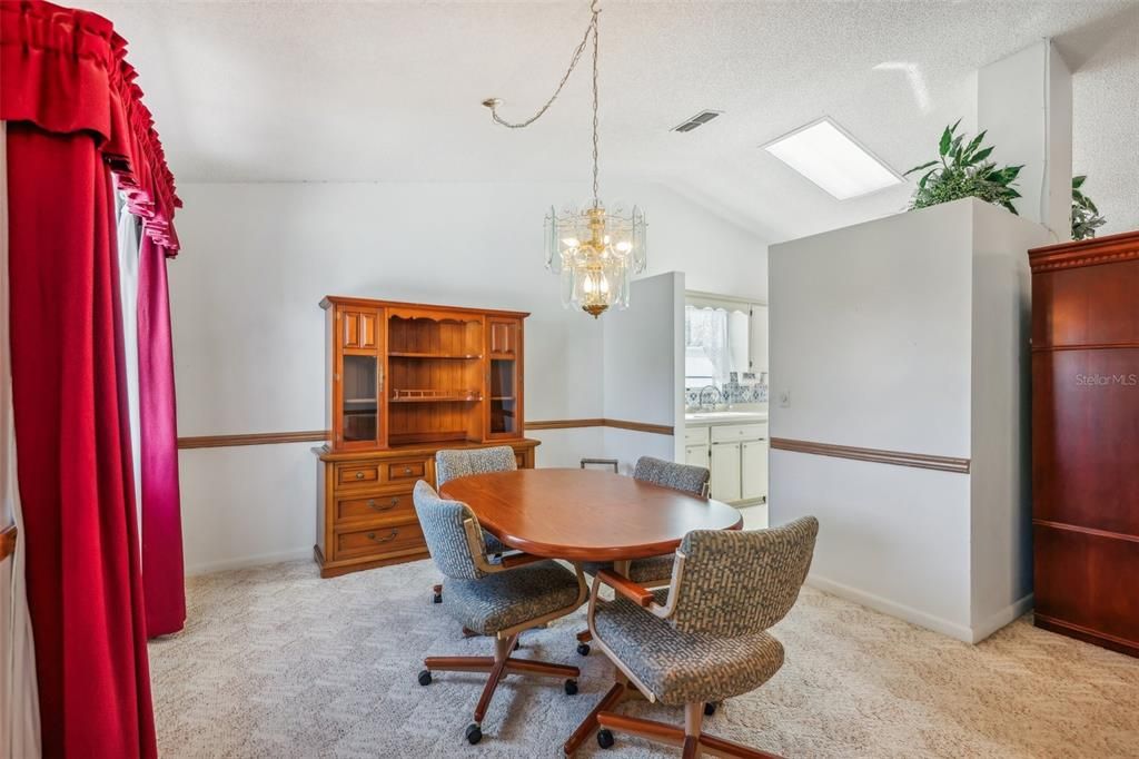 For Sale: $255,000 (2 beds, 2 baths, 1482 Square Feet)