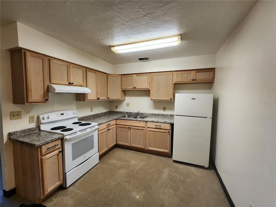 For Rent: $1,100 (2 beds, 1 baths, 755 Square Feet)