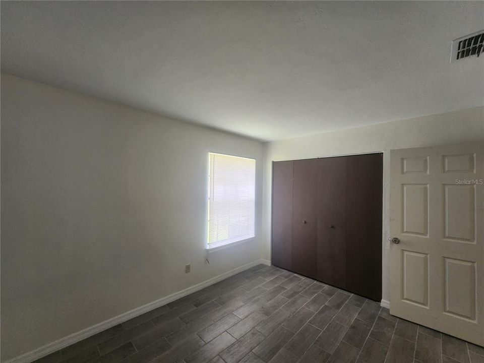 For Rent: $1,100 (2 beds, 1 baths, 755 Square Feet)