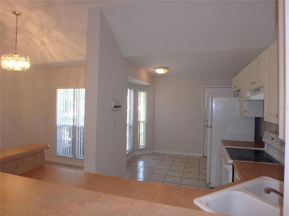 For Rent: $1,925 (3 beds, 2 baths, 1439 Square Feet)