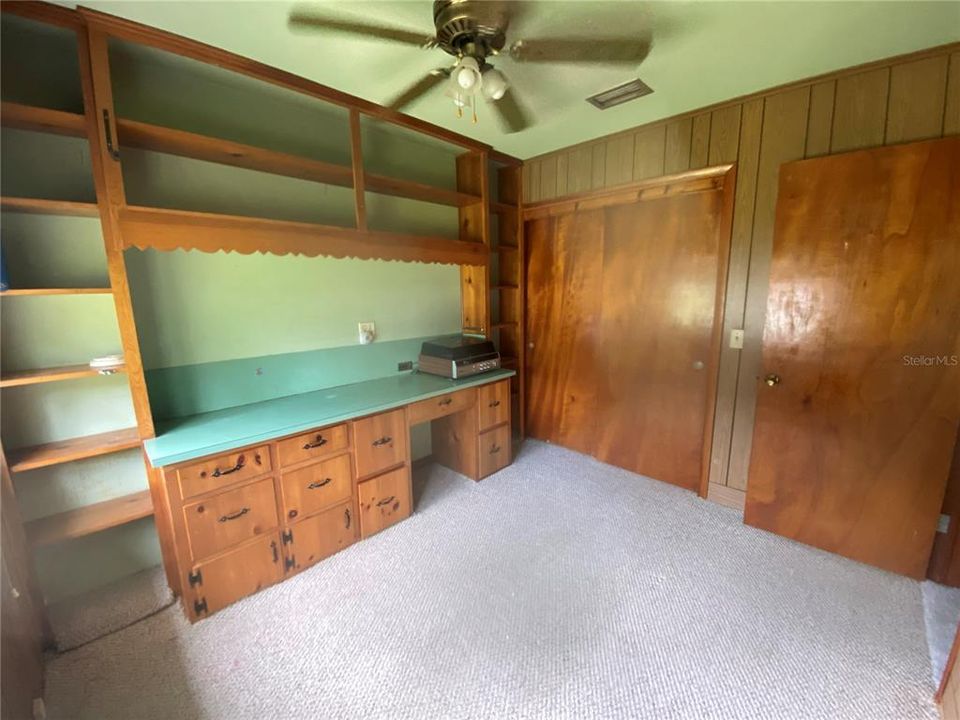 For Sale: $199,000 (3 beds, 2 baths, 1096 Square Feet)