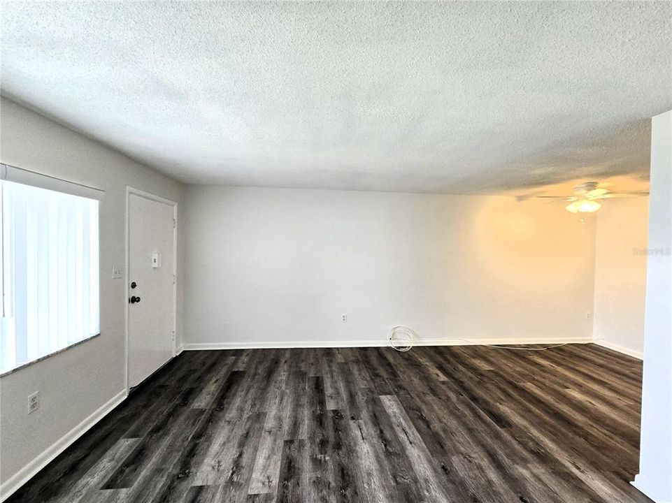 For Rent: $1,250 (1 beds, 1 baths, 585 Square Feet)