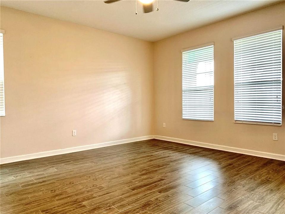 For Rent: $2,699 (3 beds, 2 baths, 1849 Square Feet)