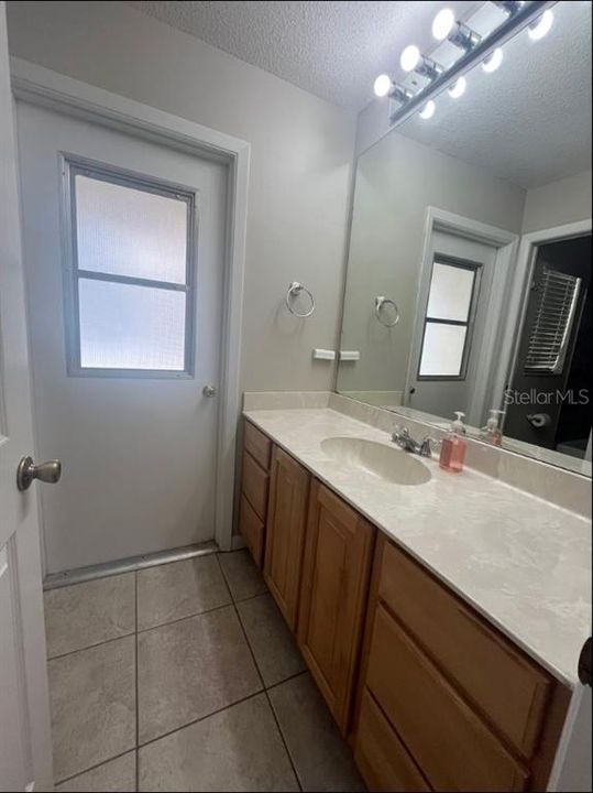 Recently Rented: $3,000 (3 beds, 2 baths, 2073 Square Feet)