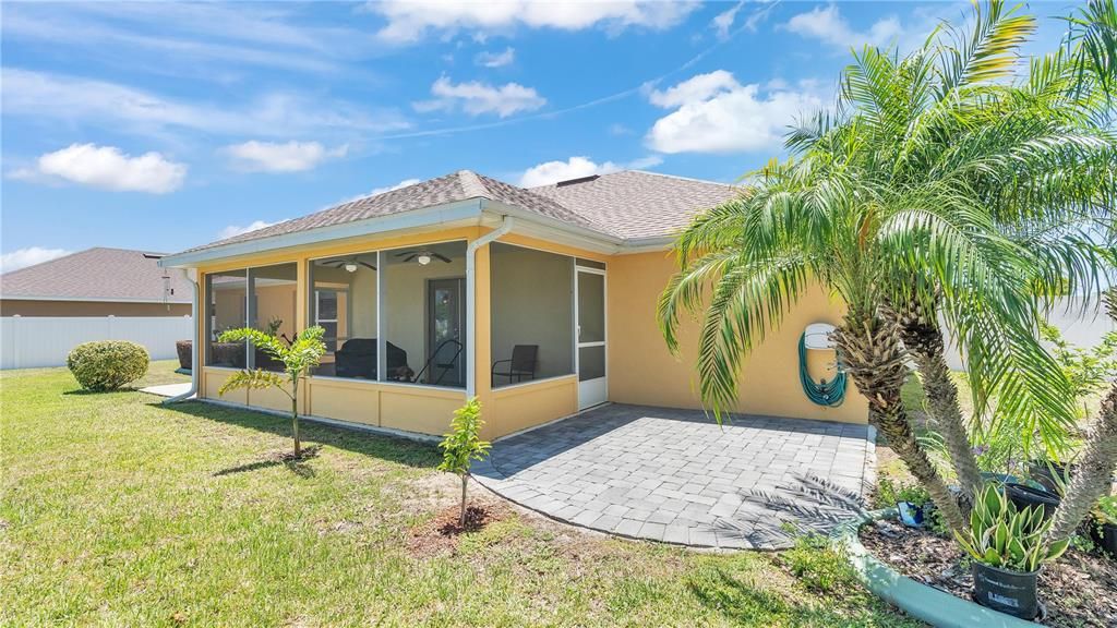 For Sale: $389,900 (3 beds, 2 baths, 2035 Square Feet)