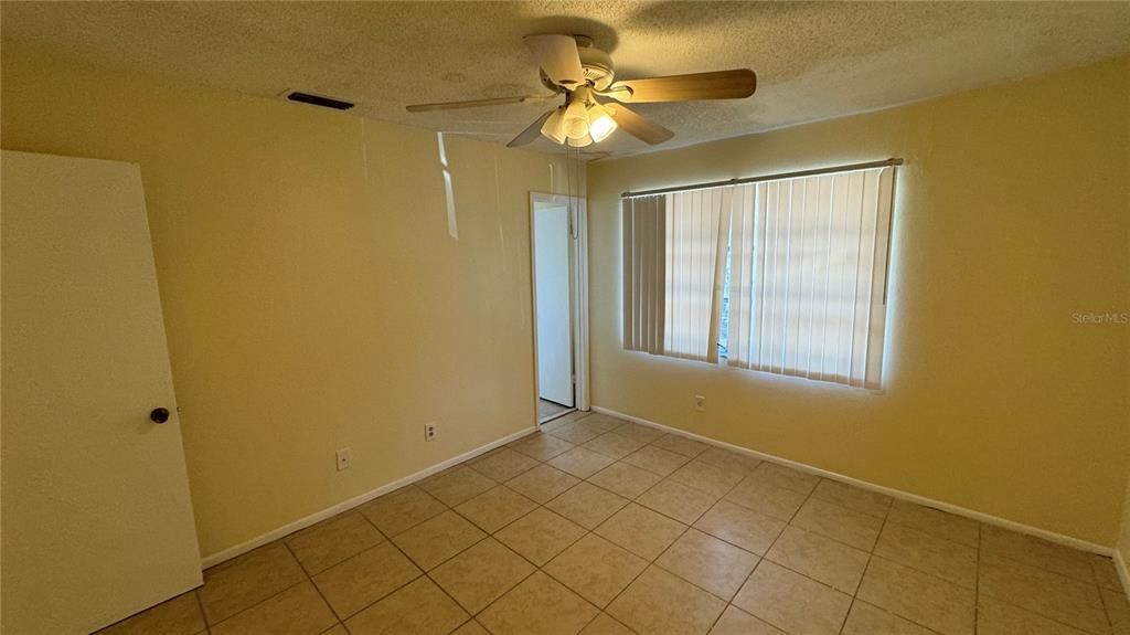 For Rent: $1,800 (3 beds, 2 baths, 1250 Square Feet)