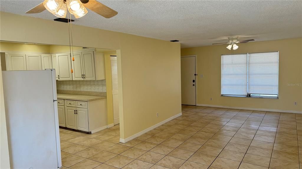 For Rent: $1,800 (3 beds, 2 baths, 1250 Square Feet)