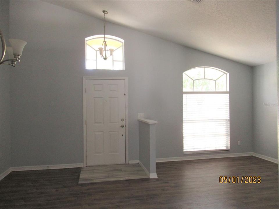 For Rent: $2,100 (3 beds, 2 baths, 1440 Square Feet)