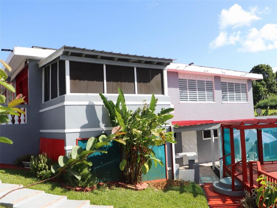 For Sale: $325,000 (4 beds, 2 baths, 1686 Square Feet)