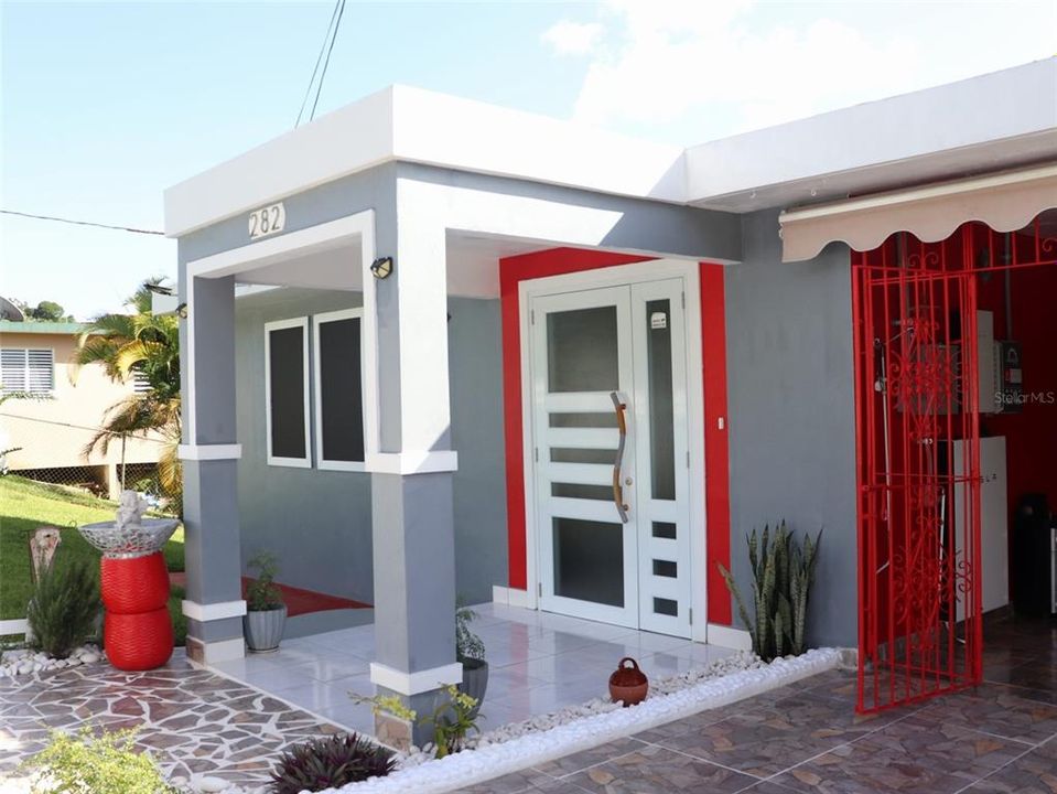 En Venta: $325,000 (4 camas, 2 baños, 1686 Pies cuadrados)