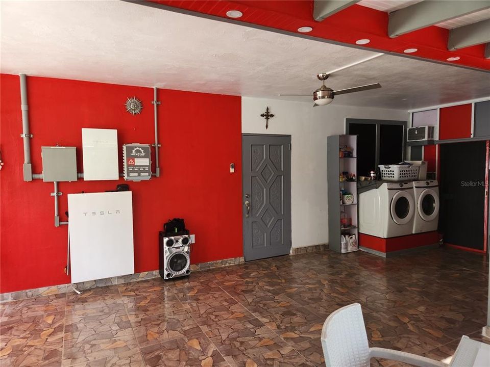 En Venta: $325,000 (4 camas, 2 baños, 1686 Pies cuadrados)