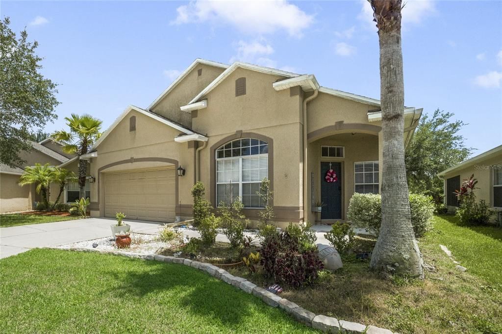 For Sale: $475,000 (4 beds, 2 baths, 2008 Square Feet)