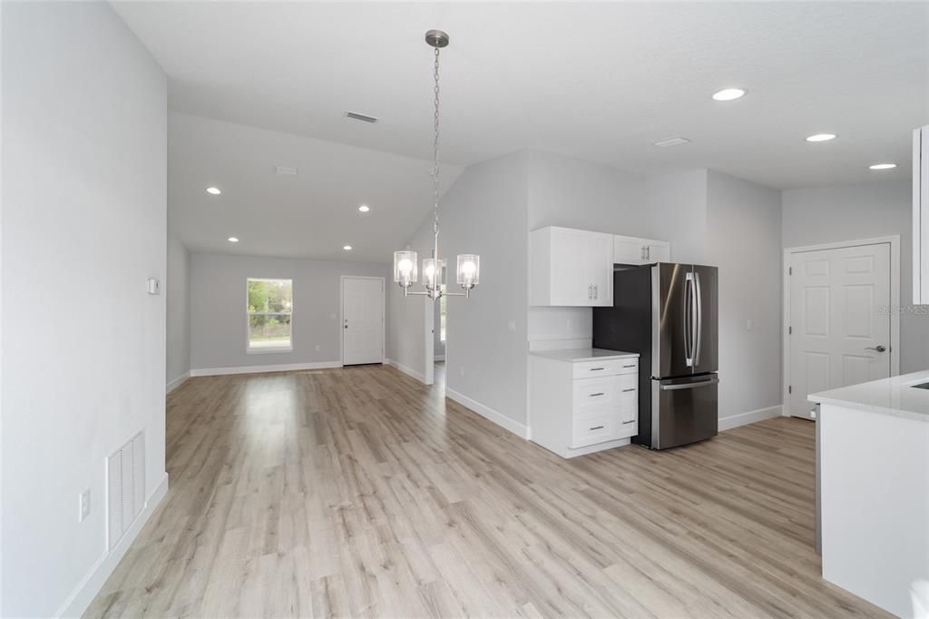 Active With Contract: $222,900 (3 beds, 2 baths, 1127 Square Feet)