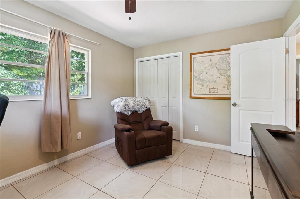 Active With Contract: $269,900 (3 beds, 2 baths, 1275 Square Feet)