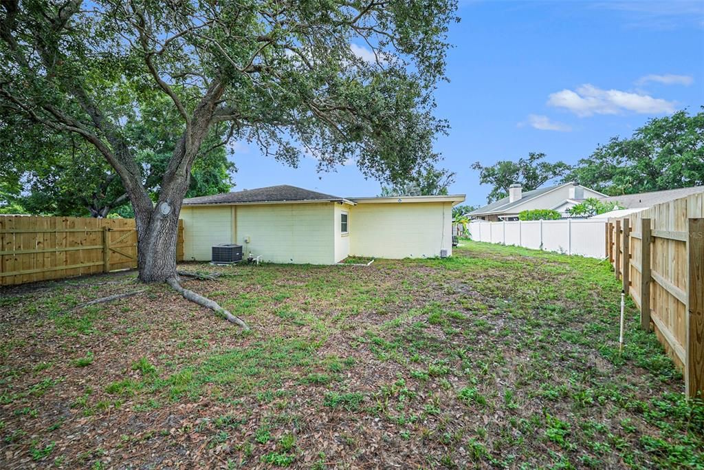 Active With Contract: $395,000 (3 beds, 2 baths, 1428 Square Feet)