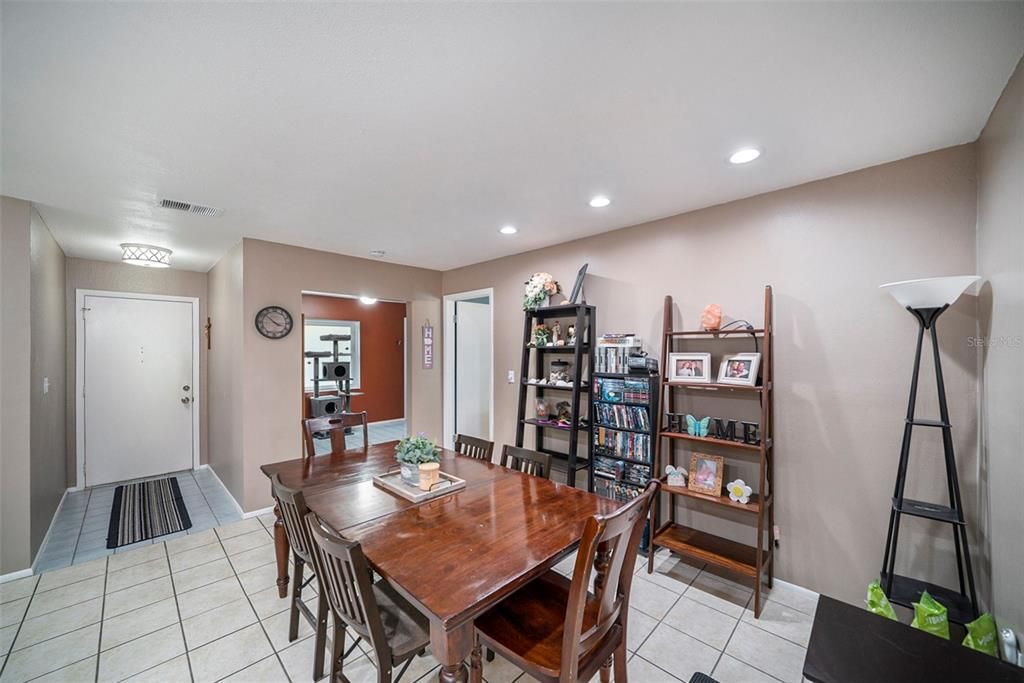 Active With Contract: $395,000 (3 beds, 2 baths, 1428 Square Feet)