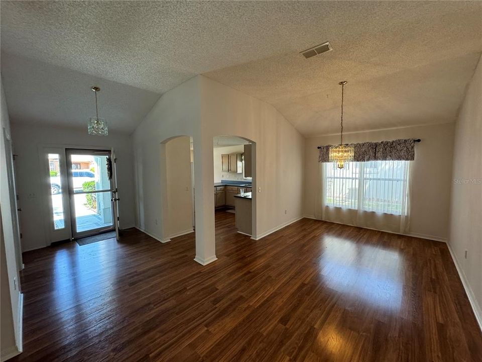 For Rent: $2,600 (3 beds, 2 baths, 2034 Square Feet)