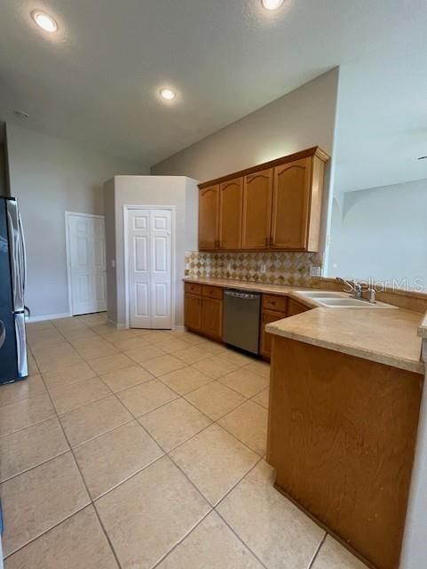 For Rent: $2,500 (4 beds, 2 baths, 2311 Square Feet)