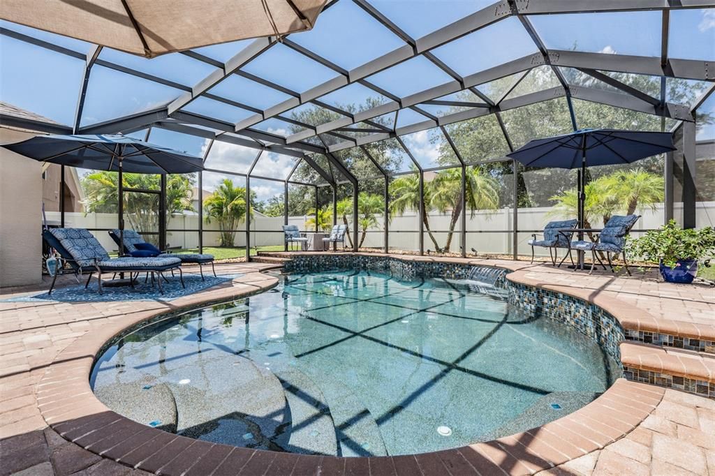 Stunning Pool, New Pool Heater ($5000) and pavers