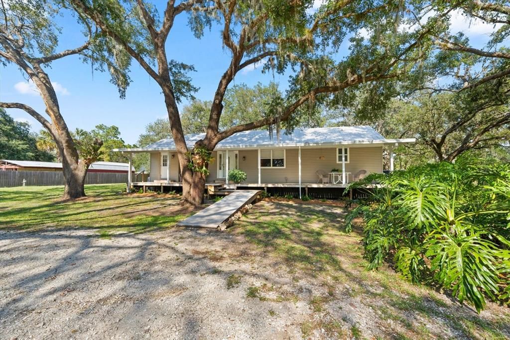 For Sale: $650,000 (3 beds, 2 baths, 1288 Square Feet)