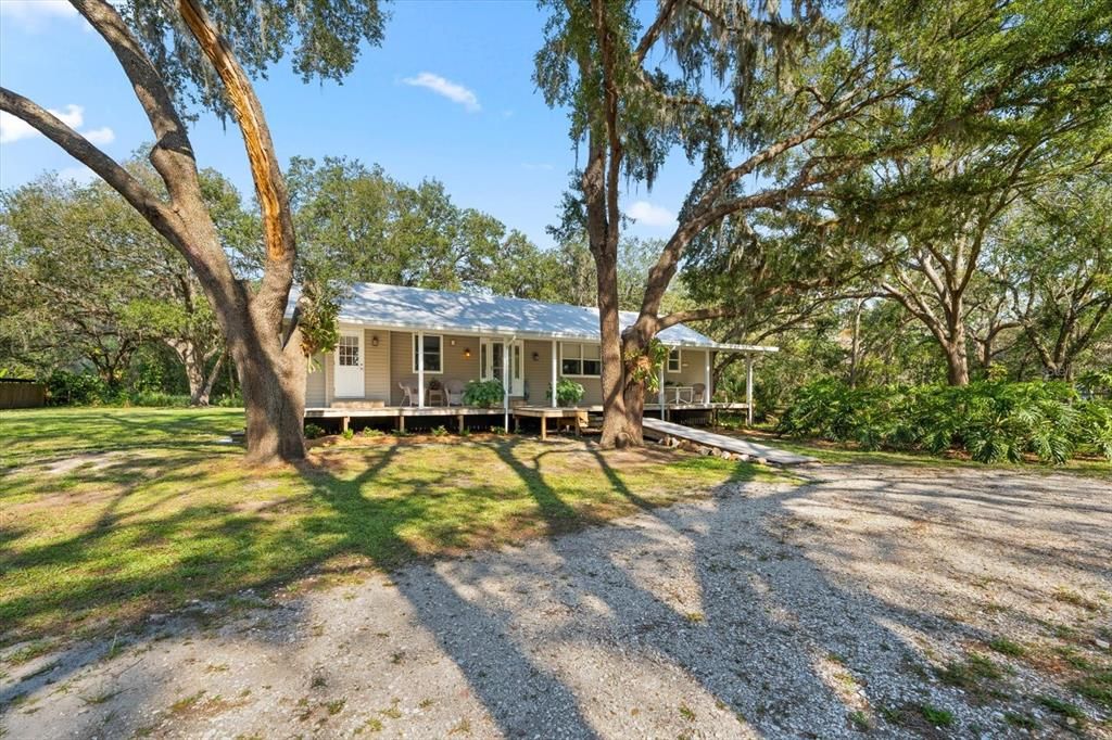 For Sale: $650,000 (3 beds, 2 baths, 1288 Square Feet)