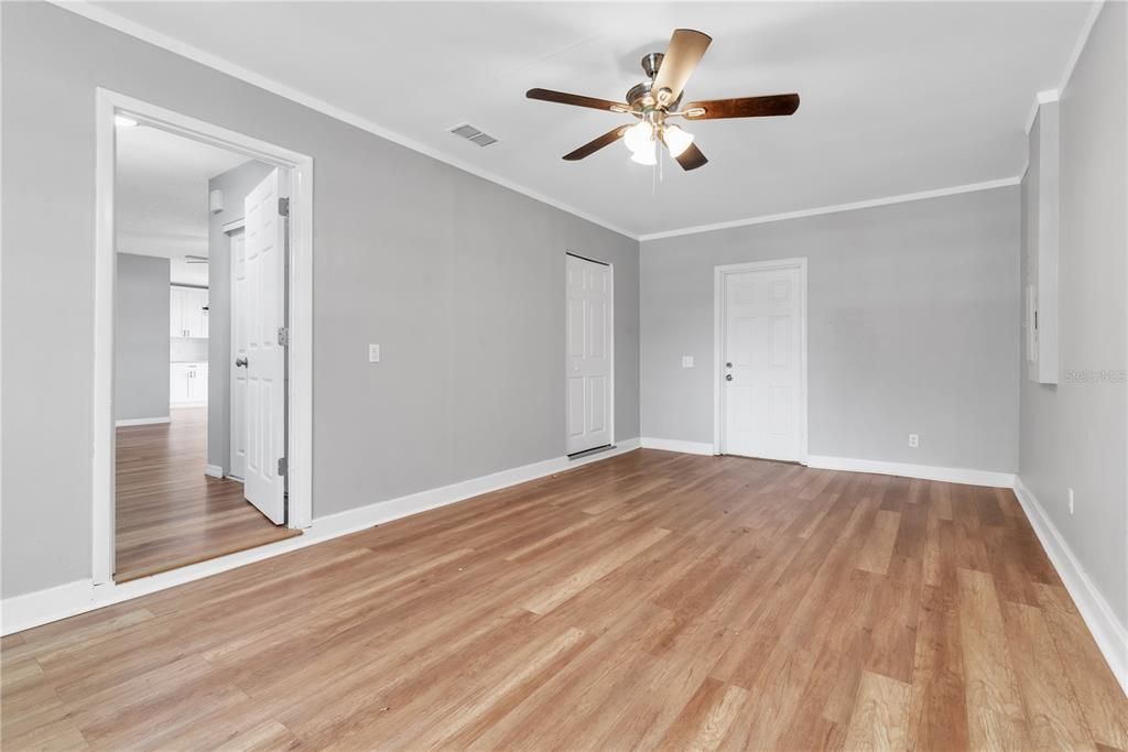 Bonus room and laundry room