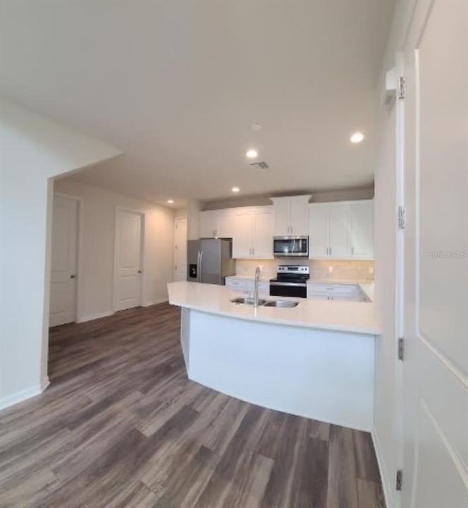 Active With Contract: $2,995 (3 beds, 2 baths, 2050 Square Feet)