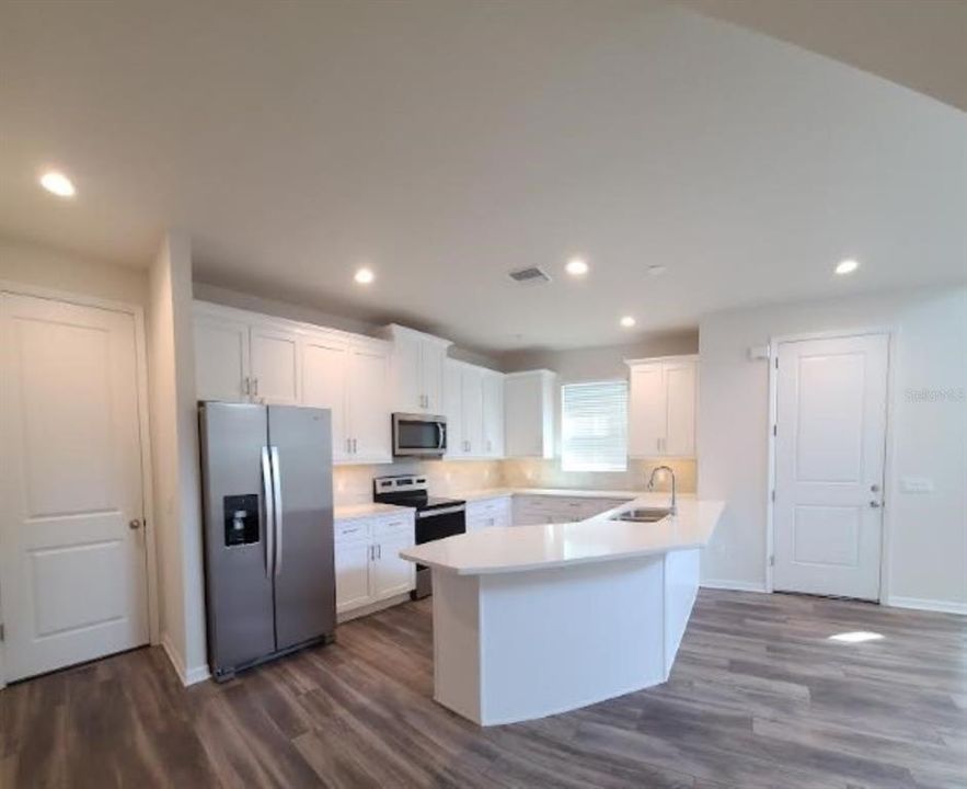 Active With Contract: $2,995 (3 beds, 2 baths, 2050 Square Feet)