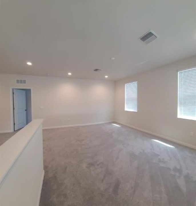 Active With Contract: $2,995 (3 beds, 2 baths, 2050 Square Feet)