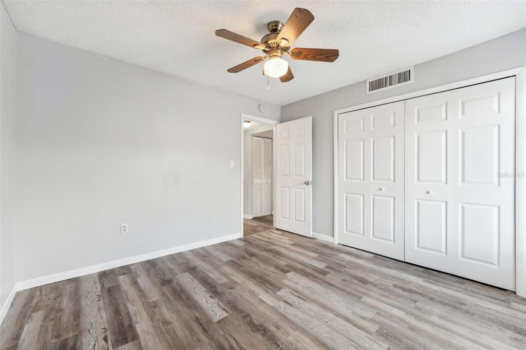 Active With Contract: $190,000 (2 beds, 2 baths, 1029 Square Feet)