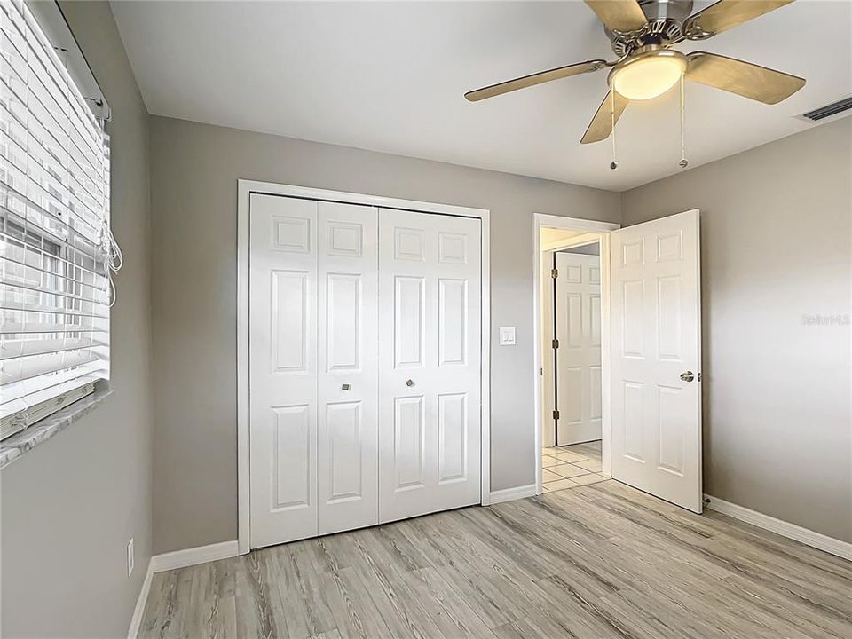 For Sale: $394,900 (2 beds, 1 baths, 964 Square Feet)