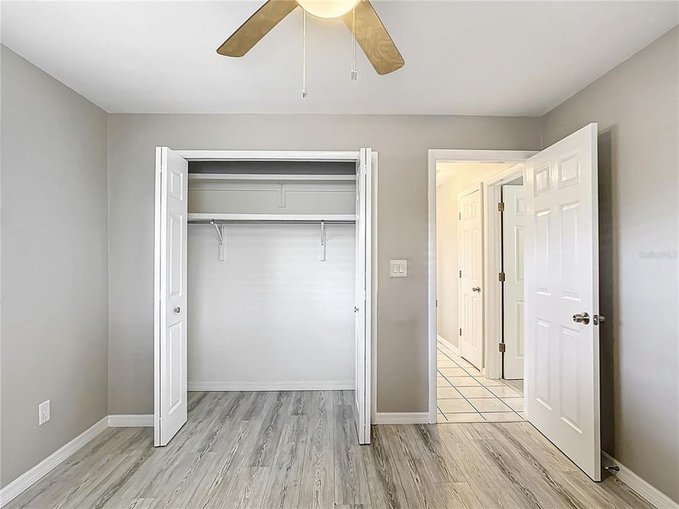 For Sale: $394,900 (2 beds, 1 baths, 964 Square Feet)