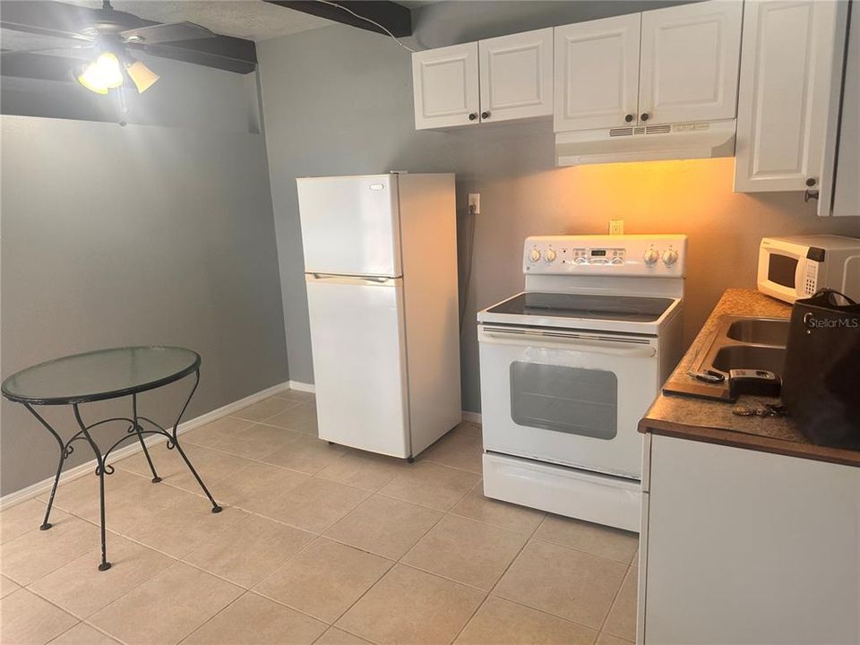 For Rent: $1,400 (1 beds, 1 baths, 2235 Square Feet)