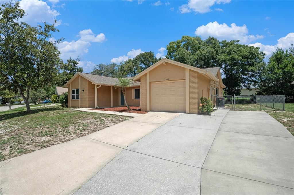 For Sale: $285,000 (3 beds, 2 baths, 1828 Square Feet)