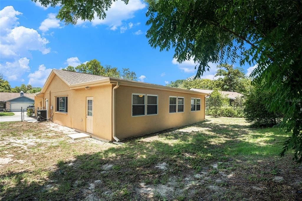 For Sale: $285,000 (3 beds, 2 baths, 1828 Square Feet)