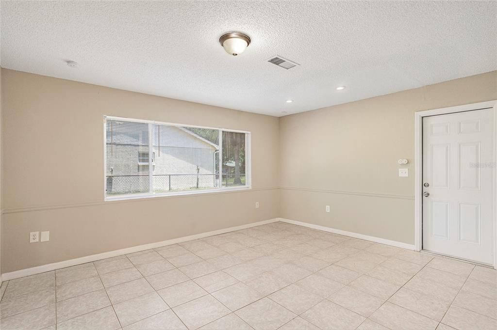 For Sale: $279,900 (3 beds, 2 baths, 1828 Square Feet)