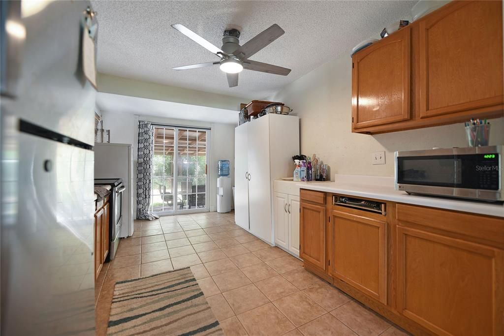 For Sale: $335,000 (2 beds, 2 baths, 1200 Square Feet)