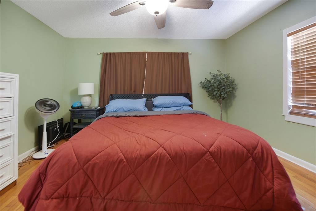 For Sale: $335,000 (2 beds, 2 baths, 1200 Square Feet)