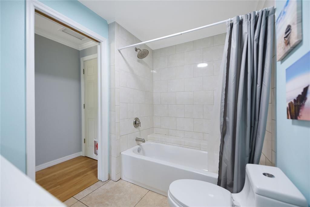 For Sale: $335,000 (2 beds, 2 baths, 1200 Square Feet)