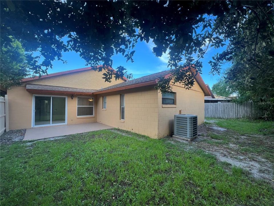 For Sale: $349,900 (2 beds, 2 baths, 1123 Square Feet)