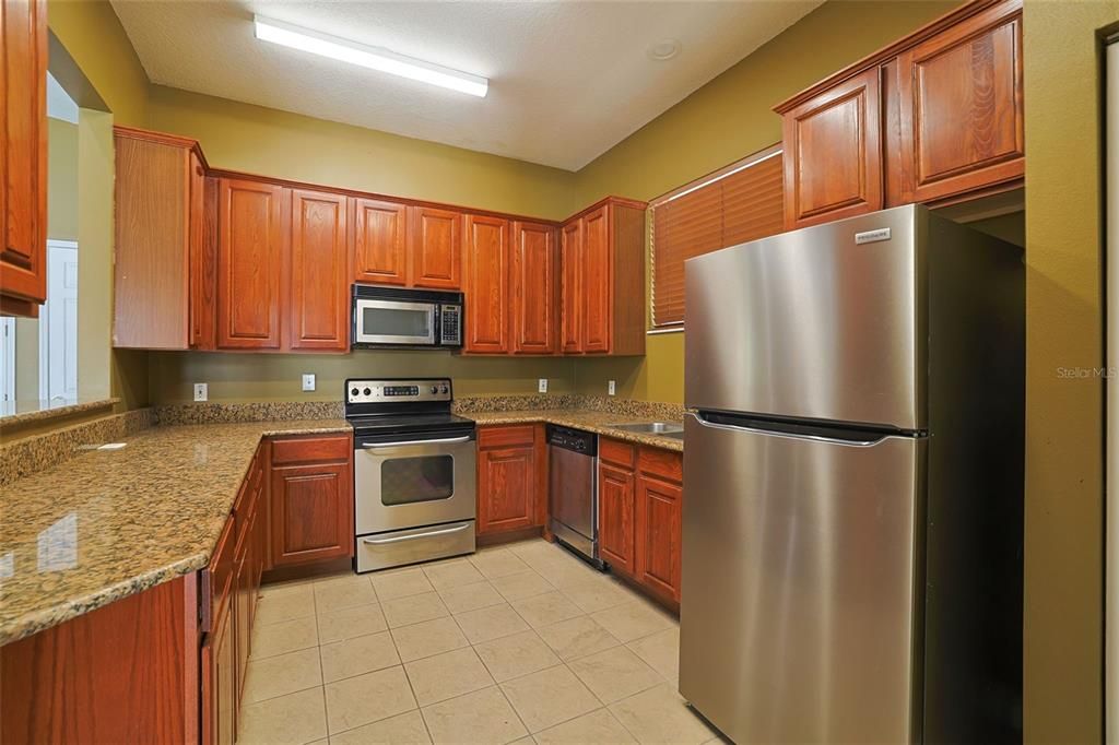 For Sale: $175,000 (2 beds, 2 baths, 1035 Square Feet)